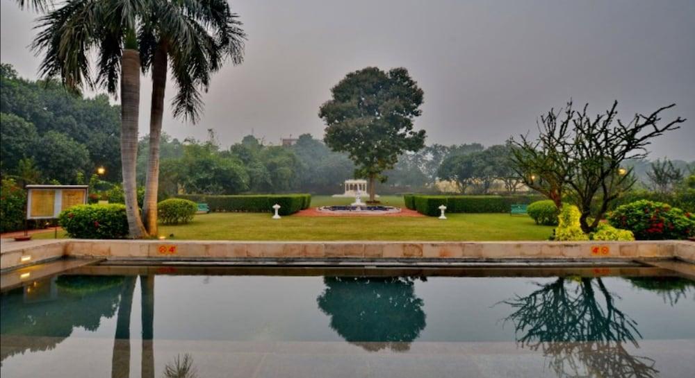 Taj Nadesar Palace Varanasi Eksteriør bilde